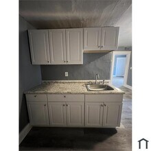 Building Photo - 1306 W 80th St