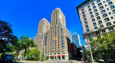 Building Photo - 247 W 87th St