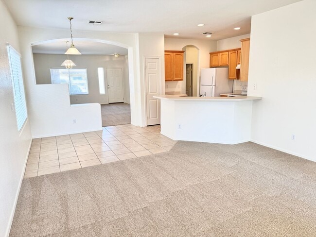 Building Photo - 4 Bedroom / 2 Bath Single Level Home in Coldwater Springs Community of Avondale! Golf, Entertainm...