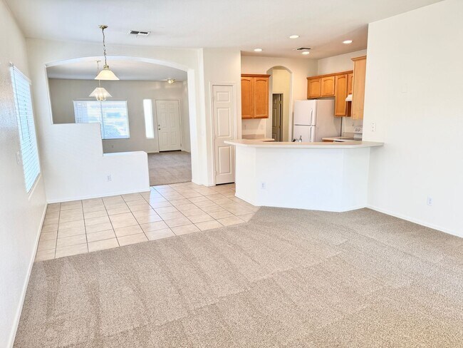 Foto del edificio - 4 Bedroom / 2 Bath Single Level Home in Coldwater Springs Community of Avondale! Golf, Entertainm...