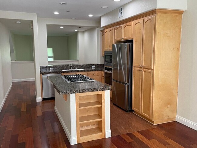 Foto del edificio - Warm Springs 3 bedroom Gem is like new!