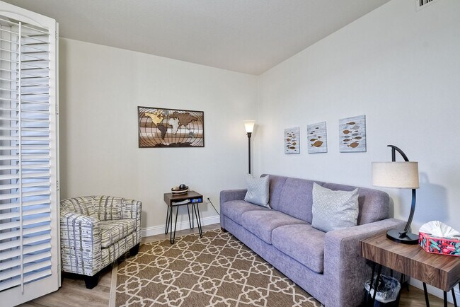 Building Photo - 4025 Canario St