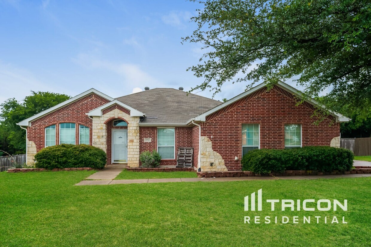 Foto principal - 1711 Windswept Dr