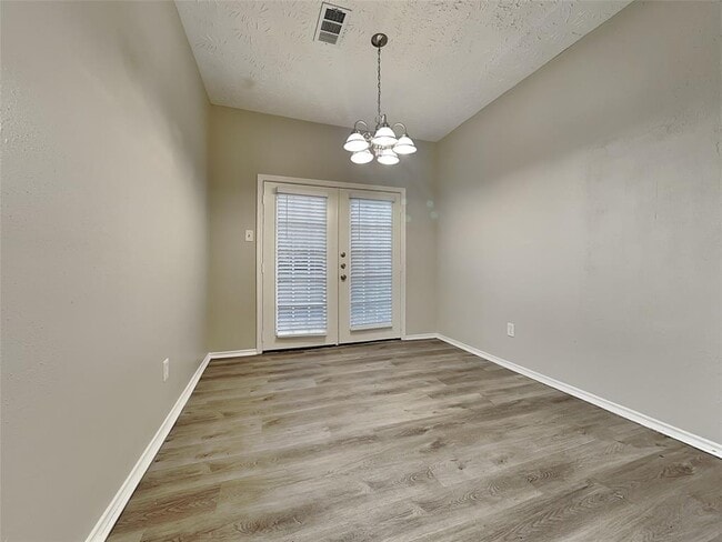 Foto del edificio - 15243 Bedford Glen Dr