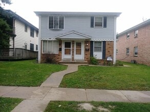 Building Photo - 5730-5732-5732 N 94th St