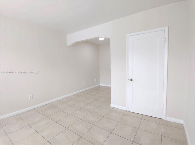 Foto del edificio - 1565 SW 6th St