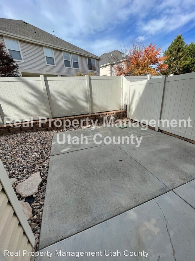 Foto del edificio - 3 br, 2.5 bath House - 2991 N 1350 W #W-1