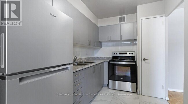 Photo du bâtiment - 3875 Sheppard Ave E