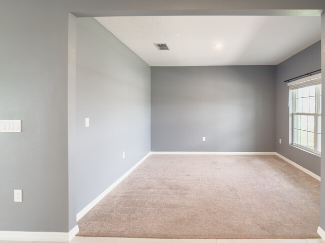 Building Photo - 218 Zircon Rd