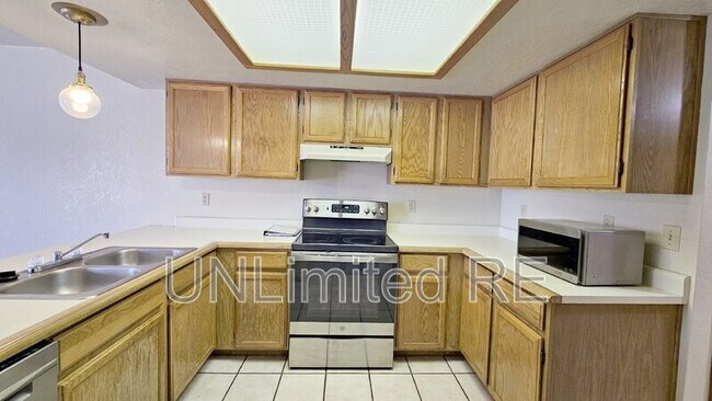Building Photo - 4005 Lake Mary Rd