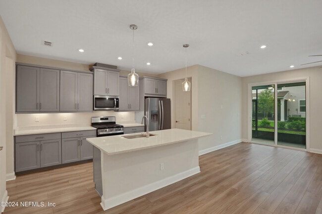Building Photo - 14151 Pier Ln