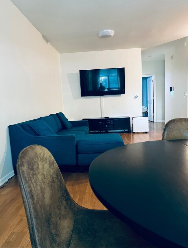 Foto del edificio - 4057 S Lake Park Ave