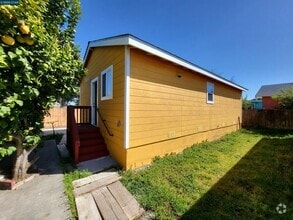 Building Photo - 2811 Tulare Ave