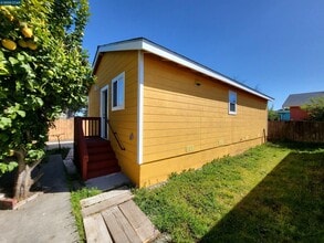 Building Photo - 2811 Tulare Ave