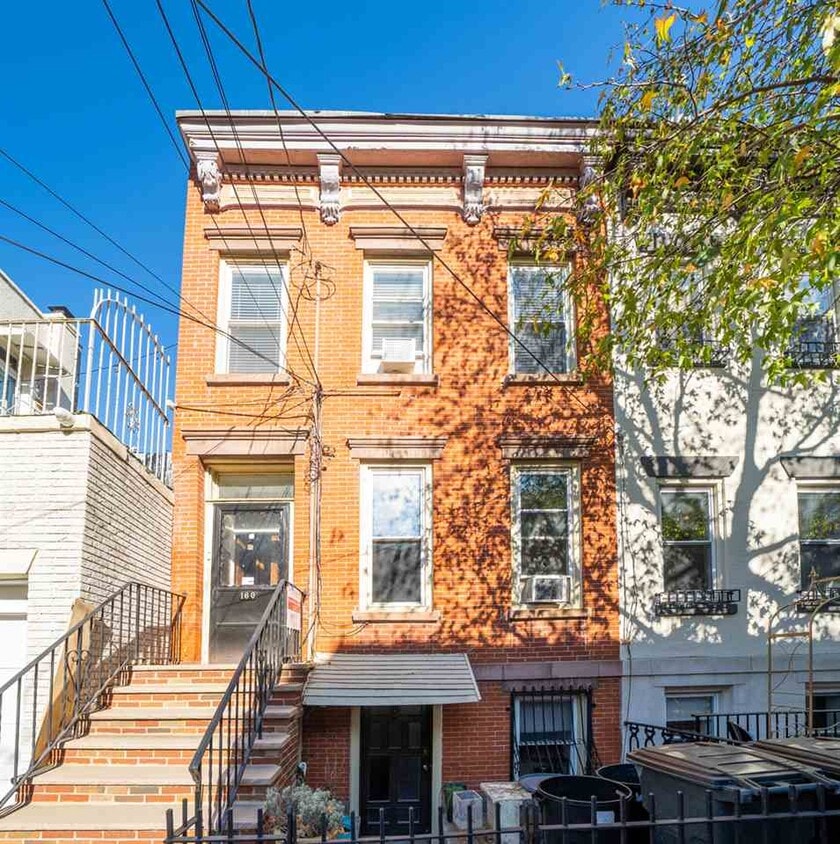 Primary Photo - 160 8th St