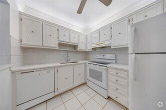 Building Photo - 257 S Cypress Rd