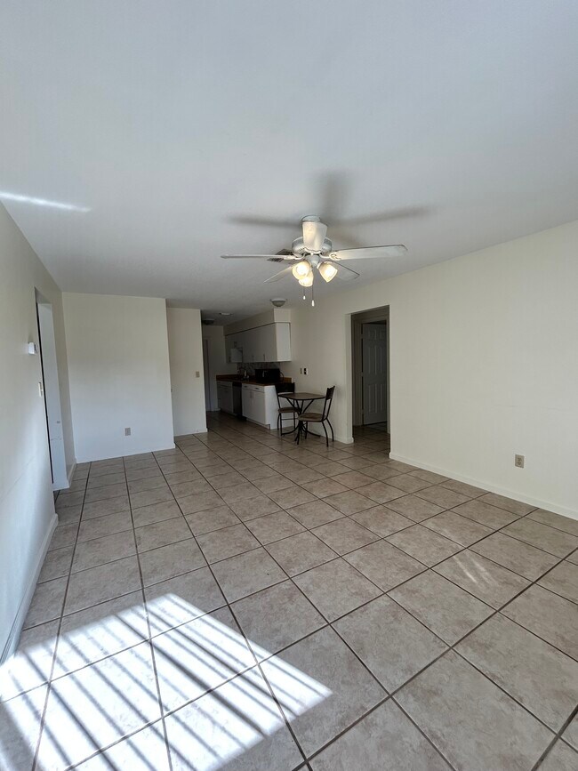 Building Photo - 1481 Mosswood Dr