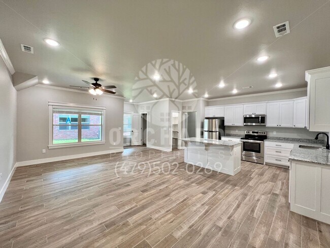 Building Photo - 562 Bradford Drive