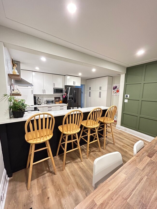 Building Photo - Beautiful 3-Bedroom Home with Bonus Garden Suite