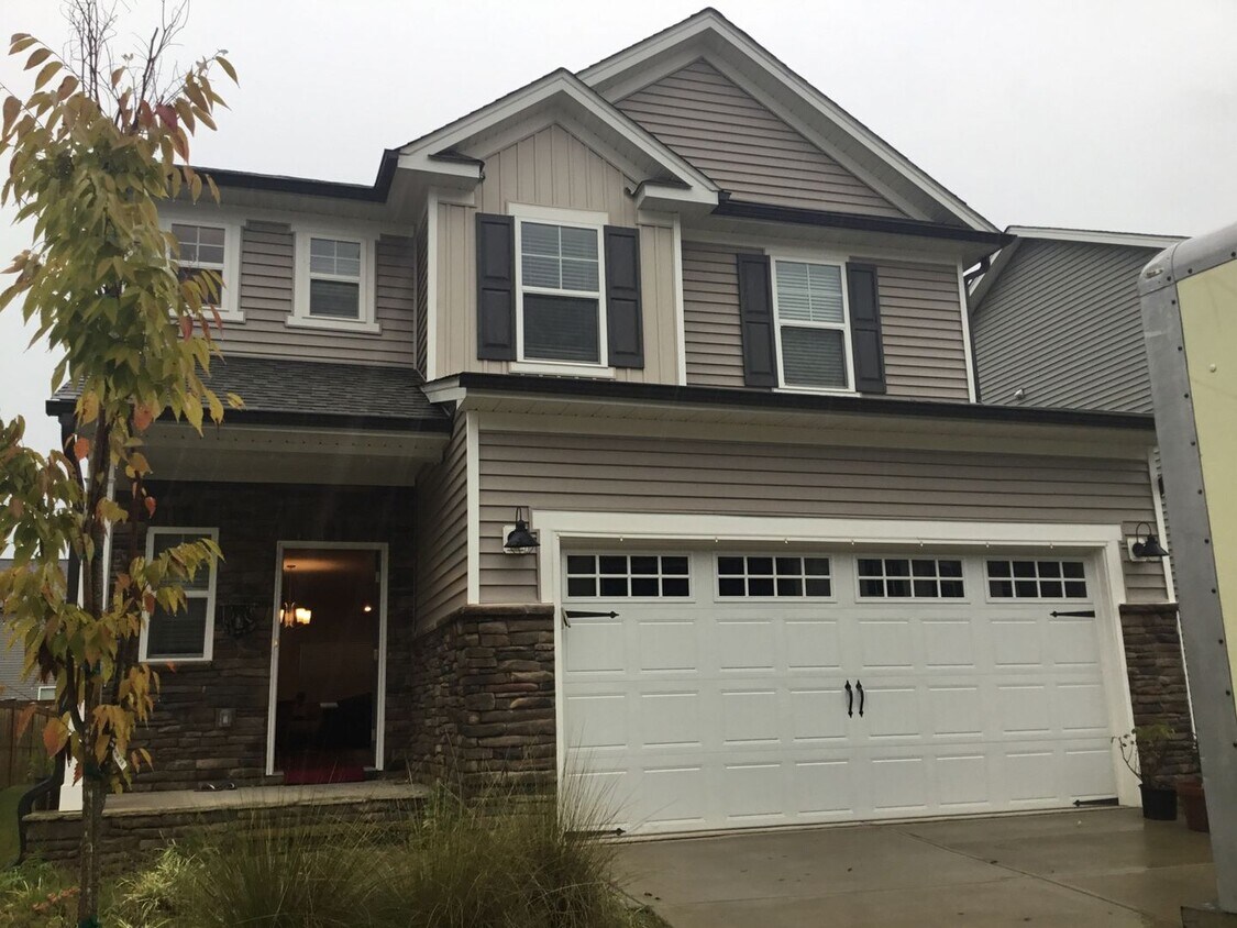 Foto del edificio - 3 Bedroom Single Family Home in Garner