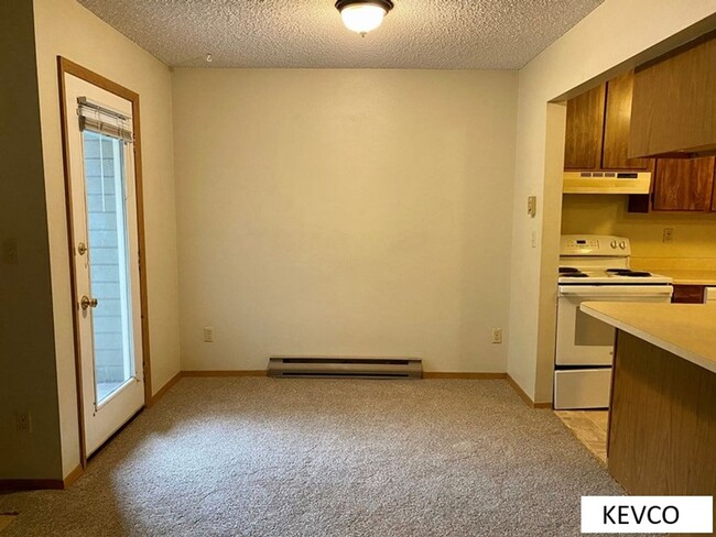 Foto del edificio - Awesome Condo Within Walking Distance to CSU!