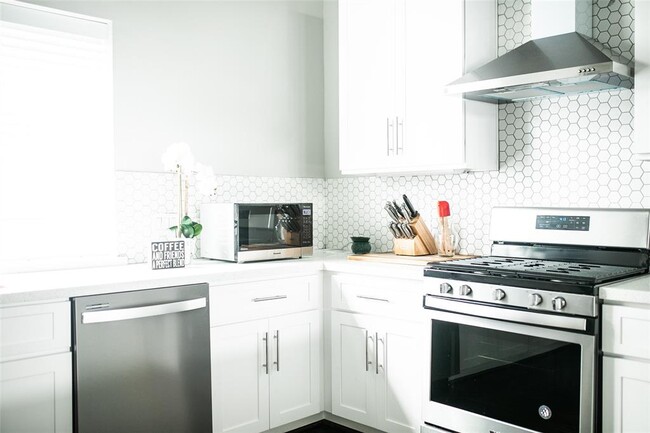 Foto del edificio - 1310 Roberts St