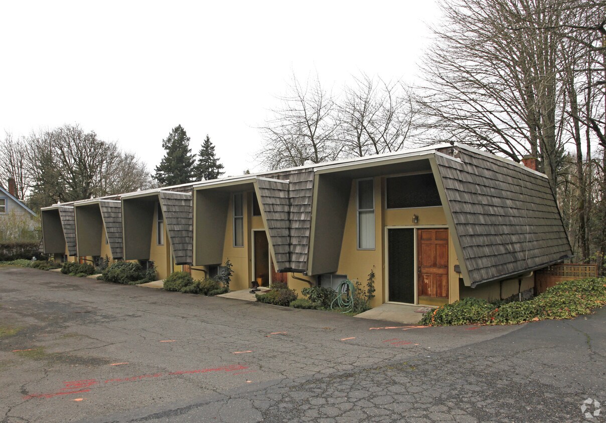 Foto principal - 4103-4111 SW Garden Home Rd