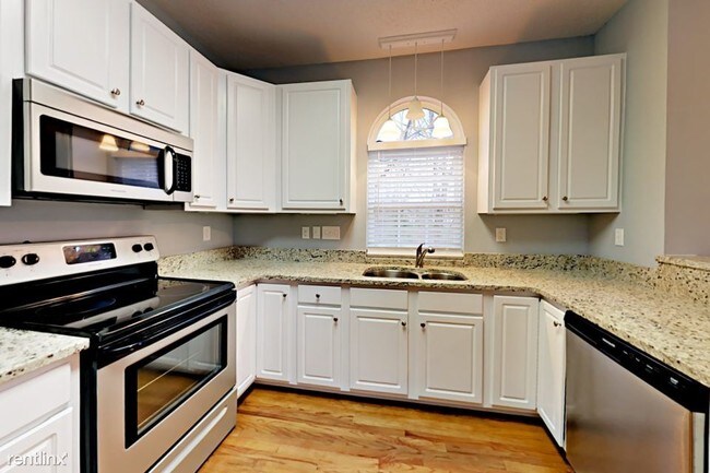 Building Photo - 1405 Wessex Ct