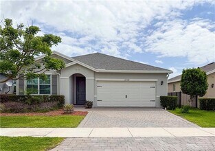 Building Photo - 2730 NE Breezeway Cir