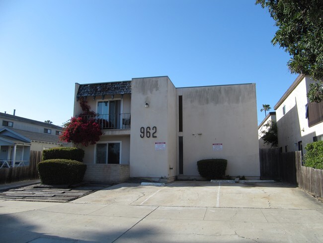 Foto del edificio - 962 Thomas Ave
