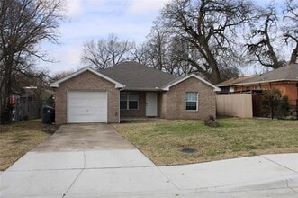 Building Photo - 421 Myers Cir