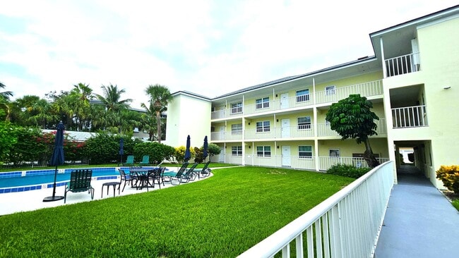 Foto del edificio - 1441 Ocean Dr