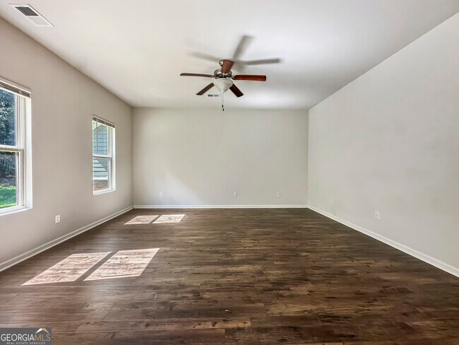 Foto del edificio - 206 Daisy Cir