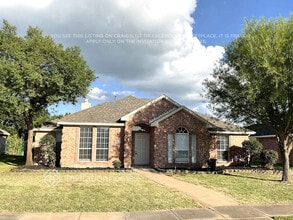 Building Photo - 7414 Bryn Mawr Dr