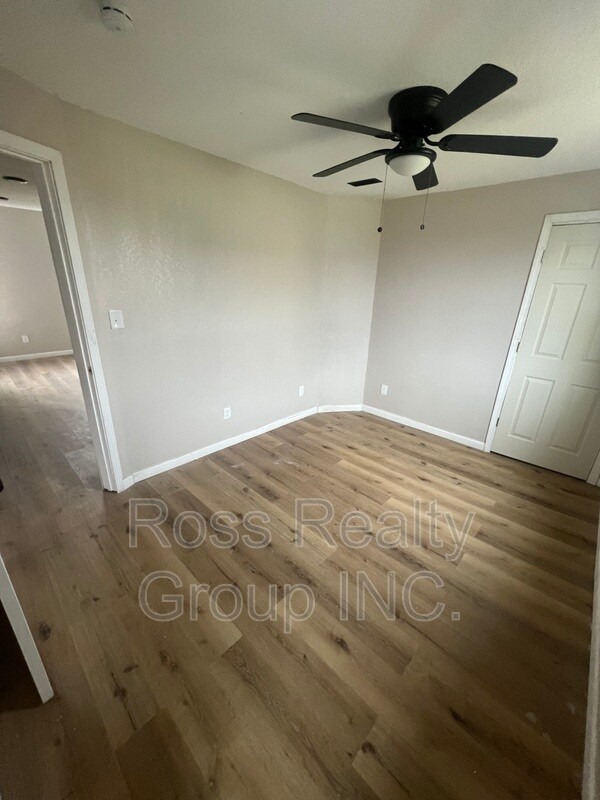 Foto del edificio - 1441 N Erie St