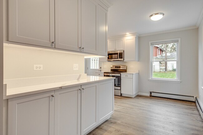 Foto del edificio - 587 Ivy Ct