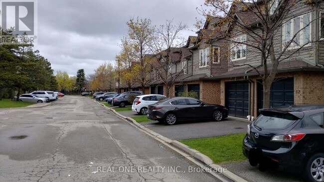 Photo du bâtiment - 460-460 Bristol Rd W