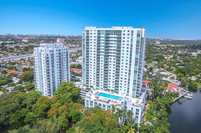 Foto del edificio - 1861 NW S River Dr