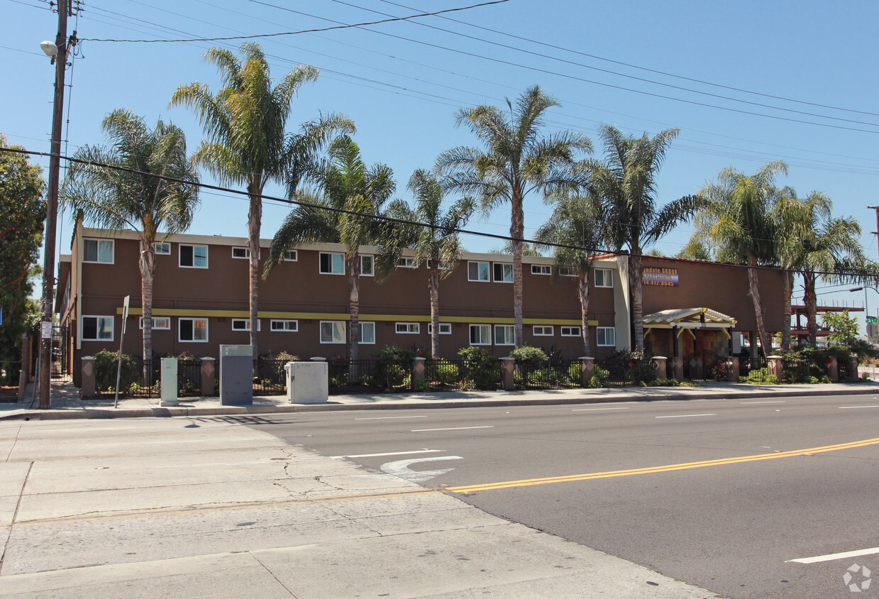 Building Photo - Lawndale Group Apartments