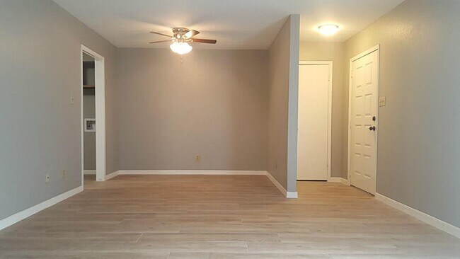 Foto del edificio - 6401 Deihl Rd