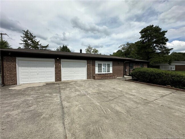 Foto del edificio - 1601 Blue Springs Rd