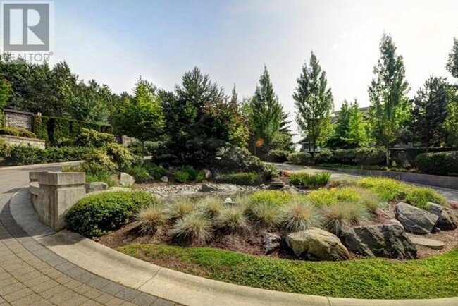 Building Photo - 7488-7488 Byrnepark Walk