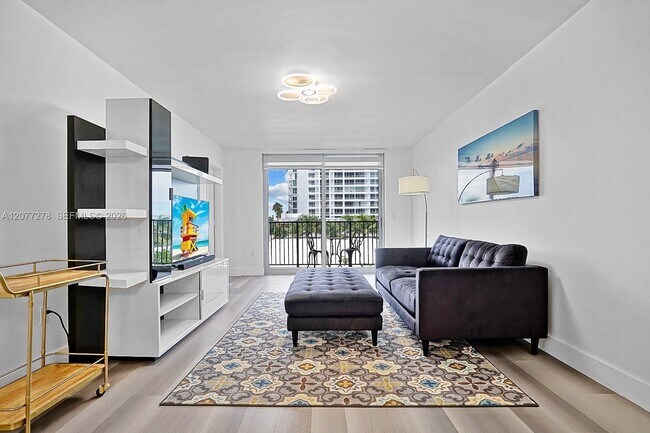 Foto del edificio - 9273 Collins Ave