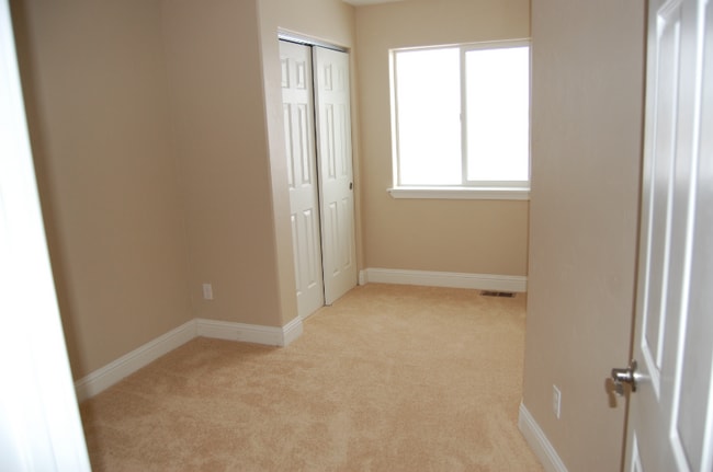 Building Photo - 412 Sunrise Ct
