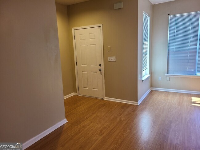 Foto del edificio - 6702 Teresa Ln