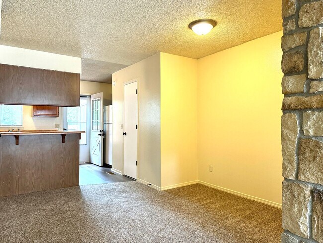 Foto del edificio - ADORABLE TOWNHOME