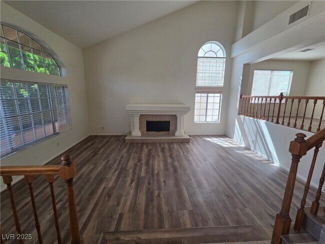 Building Photo - 8204 Tivoli Cove Dr