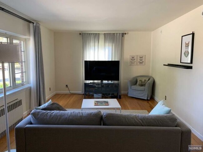 Foto del edificio - 216 Brookside Ave