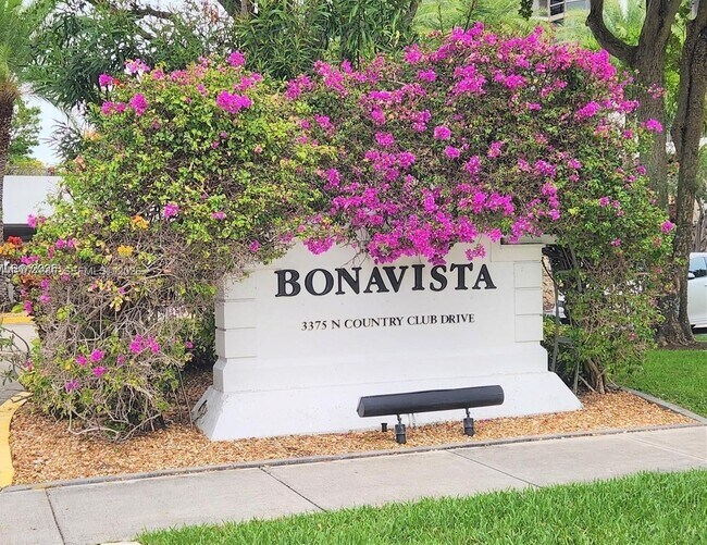 Foto del edificio - 3375 N Country Club Dr