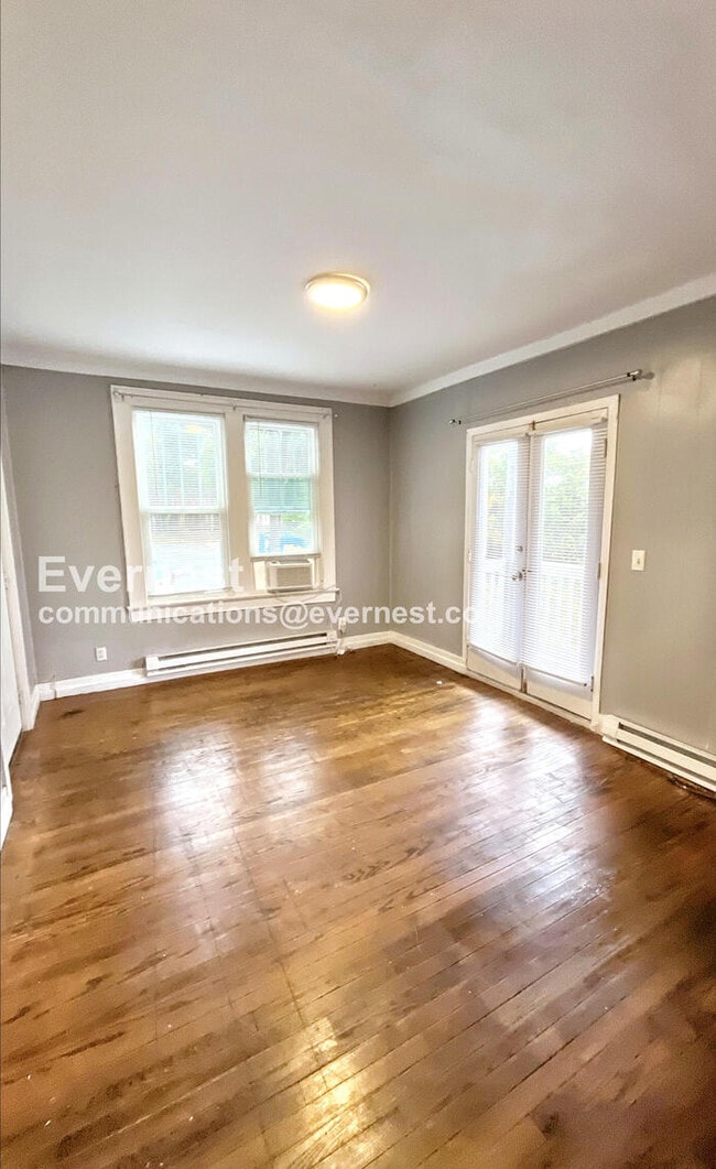 Building Photo - 32 Woodlawn Dr